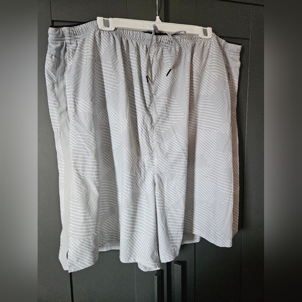 🩷5/$25🩷 Grey & White Active Shorts, Plus Size XXXL
